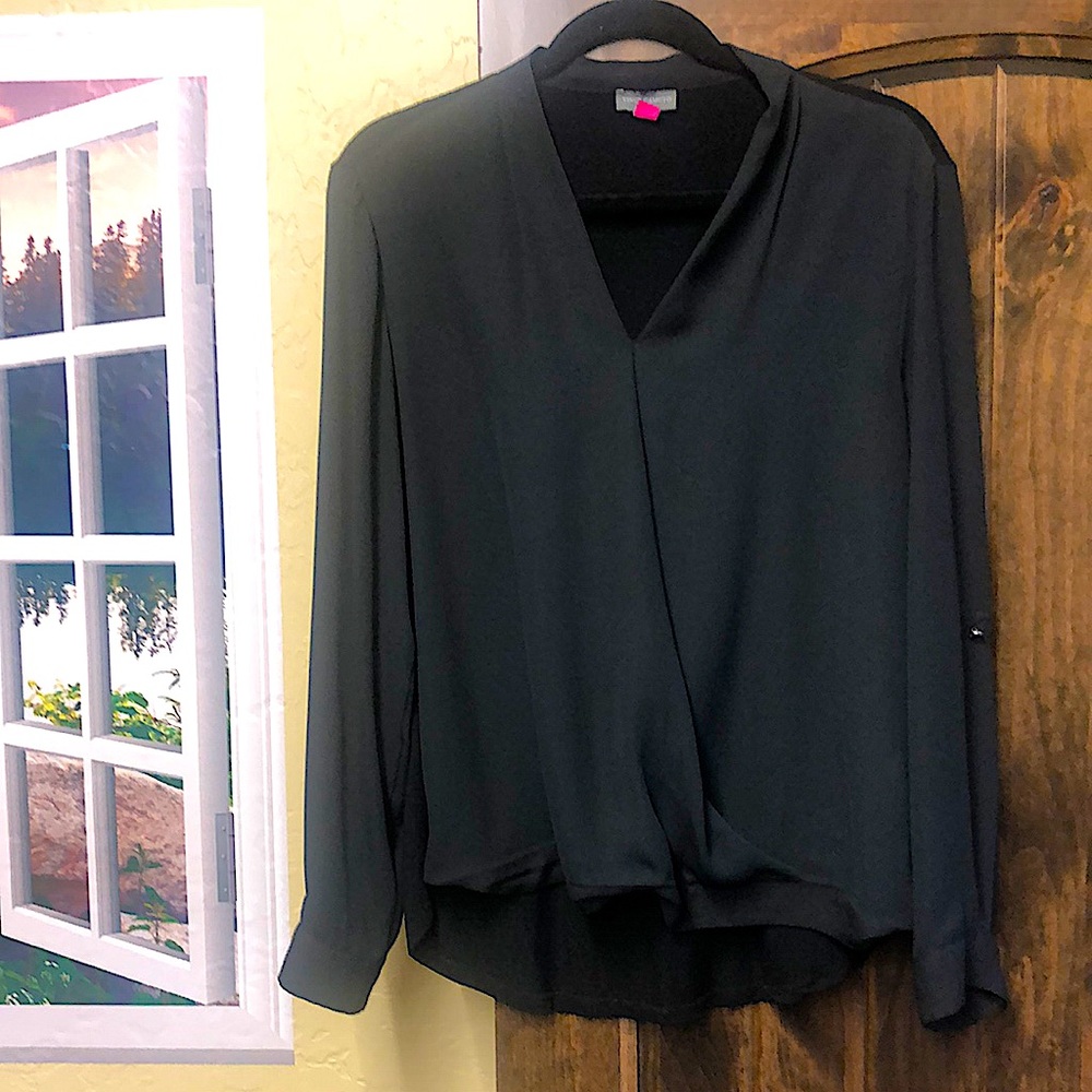 EUC Vince Camuto Black Vneck faux wrap top
